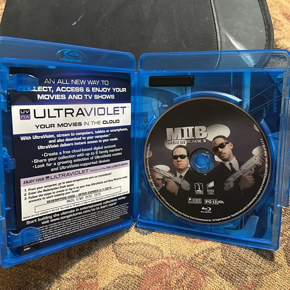🎥 3 for $15 🎥 Men In Black II - Blu-Ray & Ultraviolet - Picture 4 of 6